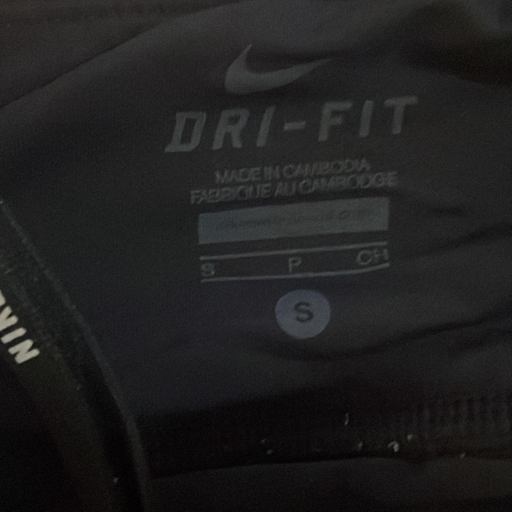 Nike capris - Picture 2 of 2